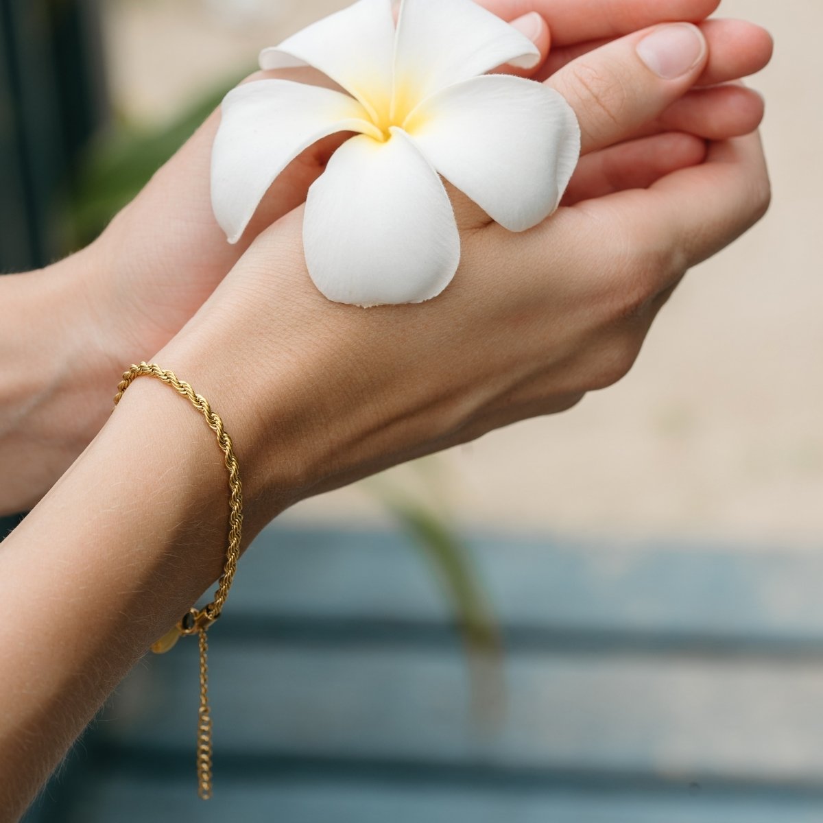 LIORA Bracelet Gold