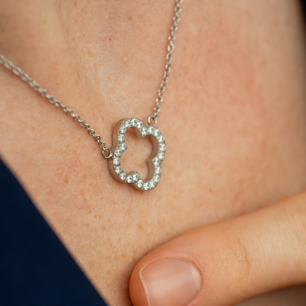 LOBA Necklace Silver