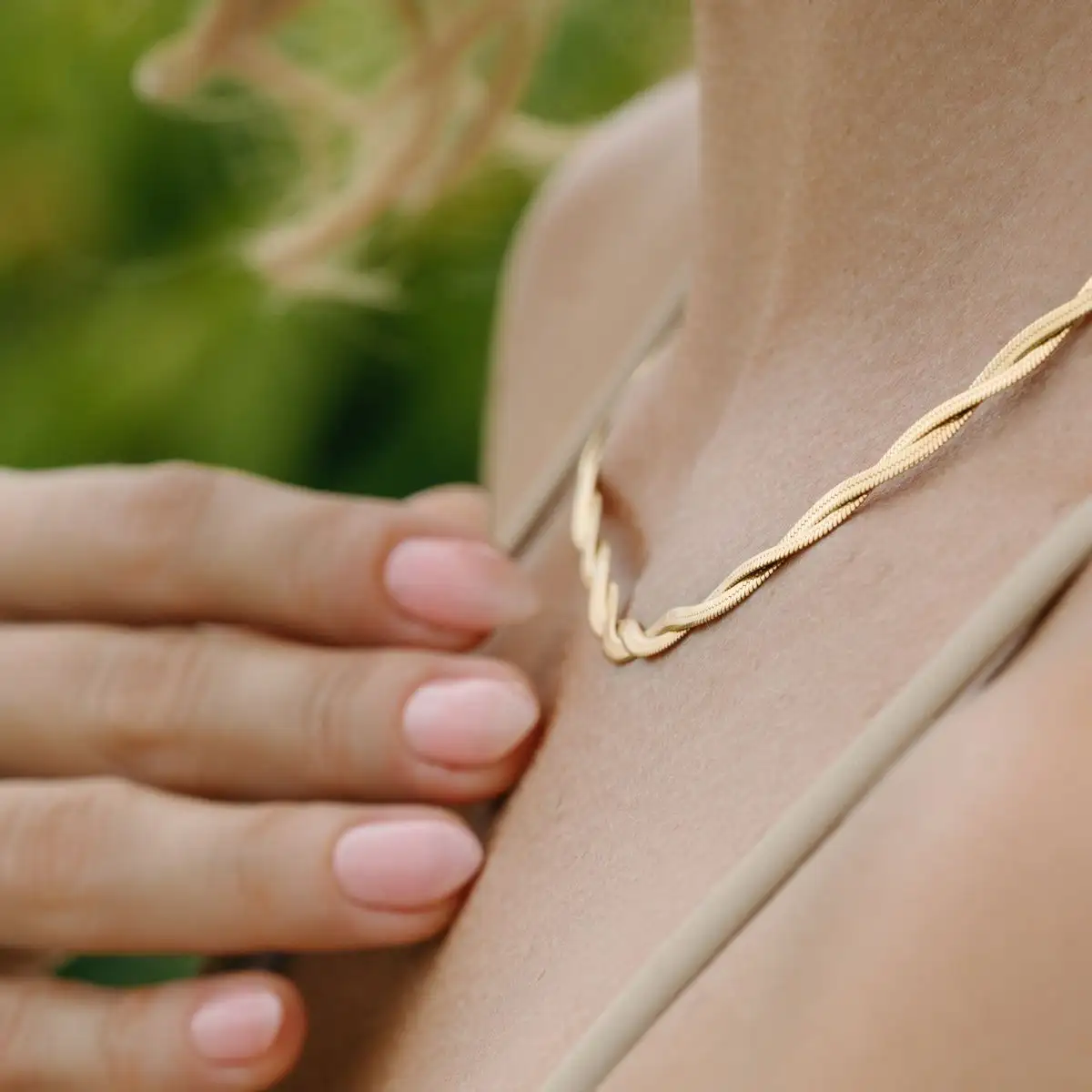 AVA Necklace Gold
